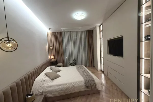 Appartamento in vendita a Tirana 3+1, Arredato