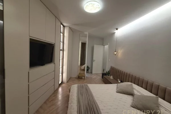 Appartamento in vendita a Tirana 3+1, Arredato