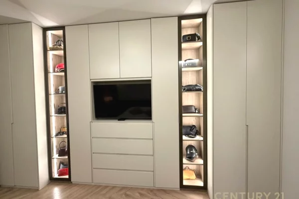 Appartamento in vendita a Tirana 3+1, Arredato