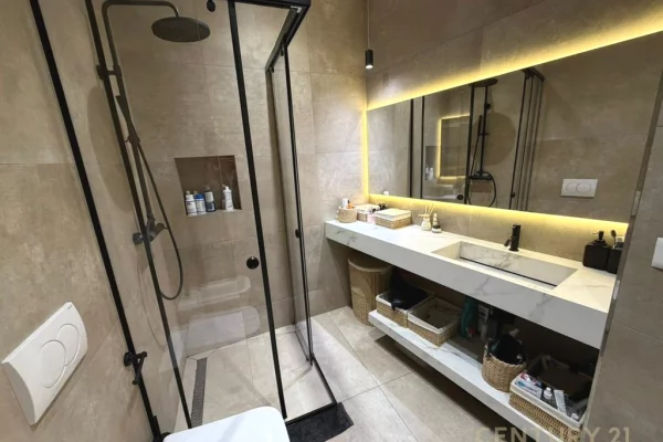 Appartamento in vendita a Tirana 3+1, Arredato