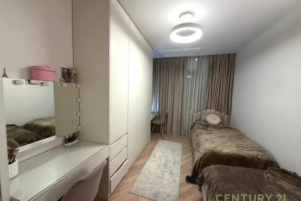 Appartamento in vendita a Tirana 3+1, Arredato