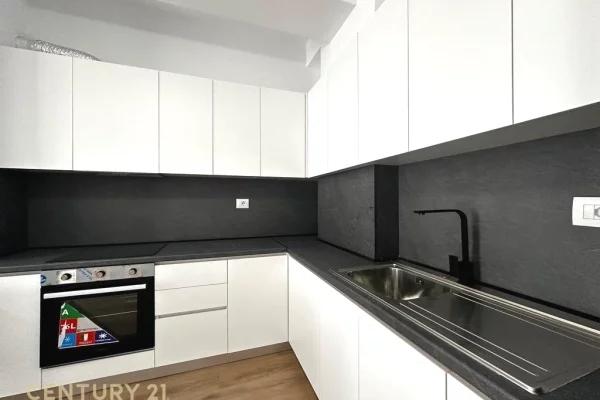 Appartamento in vendita a Tirana 1+1, Arredato