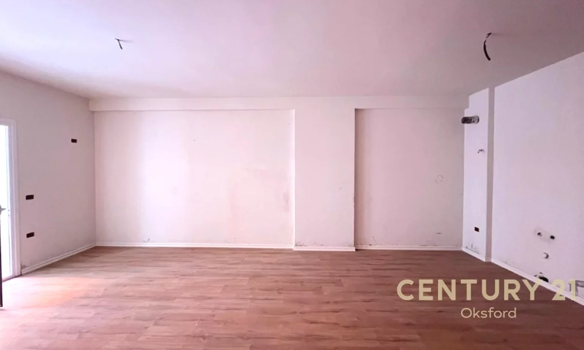 Appartamento in vendita a Tirana 1+1, Vuoto