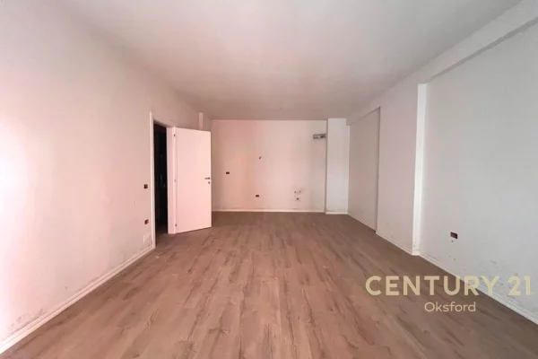 Appartamento in vendita a Tirana 1+1, Vuoto