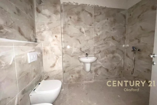 Appartamento in vendita a Tirana 1+1, Vuoto