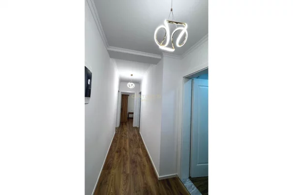 Appartamento in vendita a Tirana 2+1, Arredato