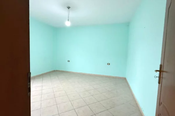 Appartamento in vendita a Tirana 2+1, Vuoto