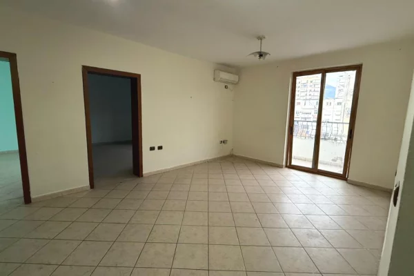 Appartamento in vendita a Tirana 2+1, Vuoto