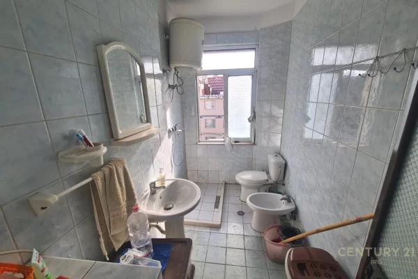 Appartamento in vendita a Tirana 4+1, Arredato