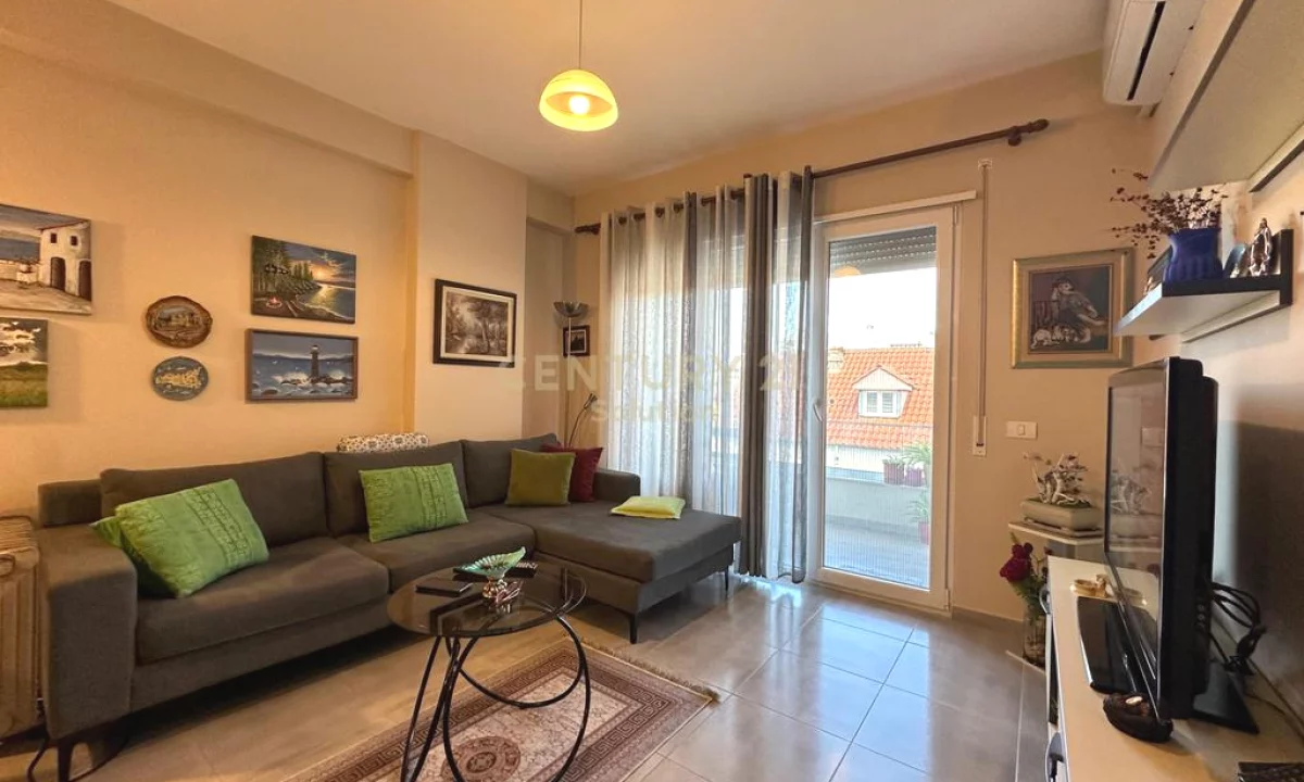 Appartamento in vendita a Tirana 1+1, Arredato