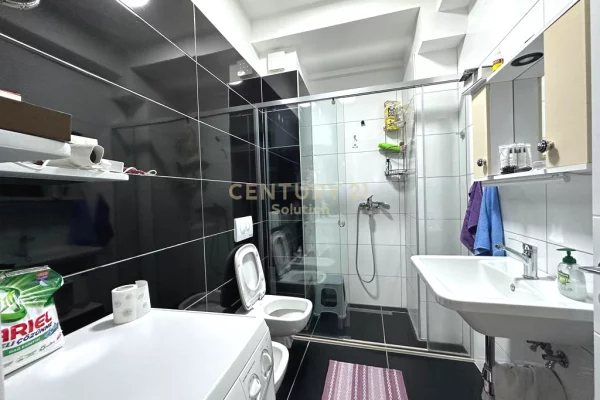 Appartamento in vendita a Tirana 1+1, Arredato