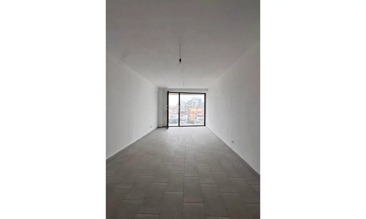 Apartment for rent in Tirana 3+1, Emty