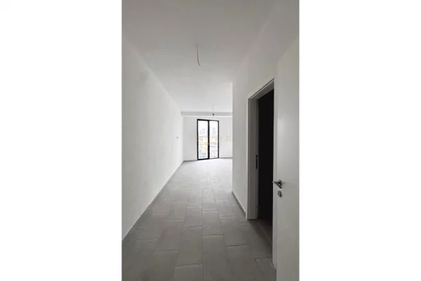 Apartment for rent in Tirana 3+1, Emty