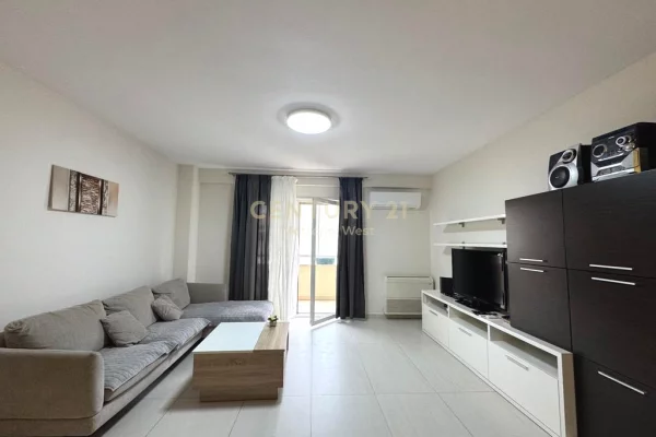 Shtepi me qera 2+1 ne Tirane - 900 Euro