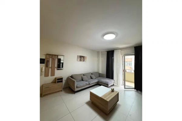 Shtepi me qera Apartament ne Tirane, 2+1, Mobilimi E mobiluar, Pagesa 900  Euro.
