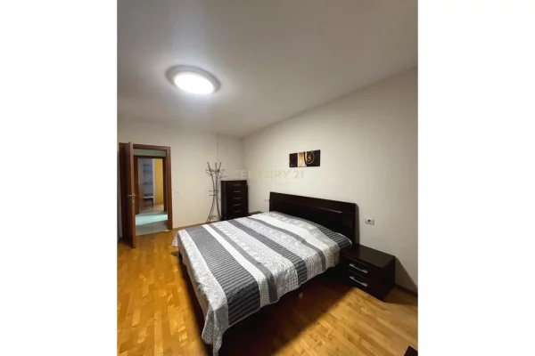Shtepi me qera Apartament ne Tirane, 2+1, Mobilimi E mobiluar, Pagesa 900  Euro.
