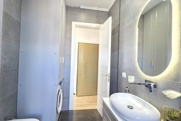 Shtepi me qera Apartament ne Tirane, 2+1, Mobilimi E mobiluar, Pagesa 2,000  Euro.