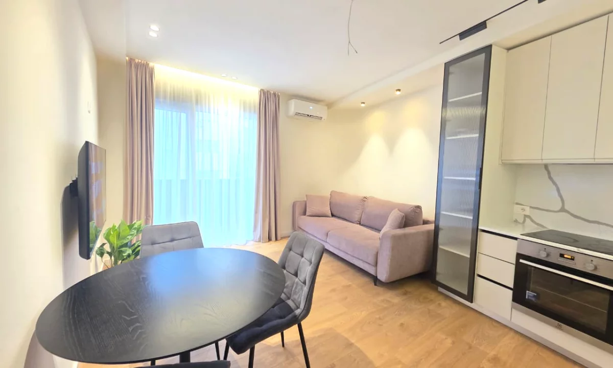 Appartamento in affitto a Tirana 1+1, Arredato