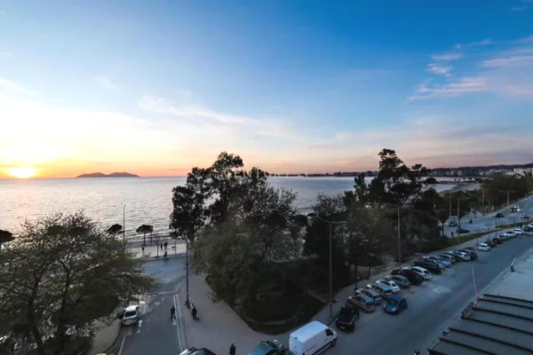 Shtepi me qera Apartament ne Vlore, 2+1, Mobilimi E mobiluar, Pagesa 800  Euro.