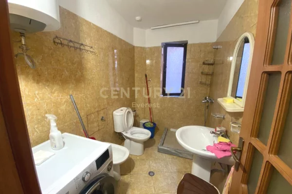 Appartamento in vendita a Tirana 1+1, Arredato