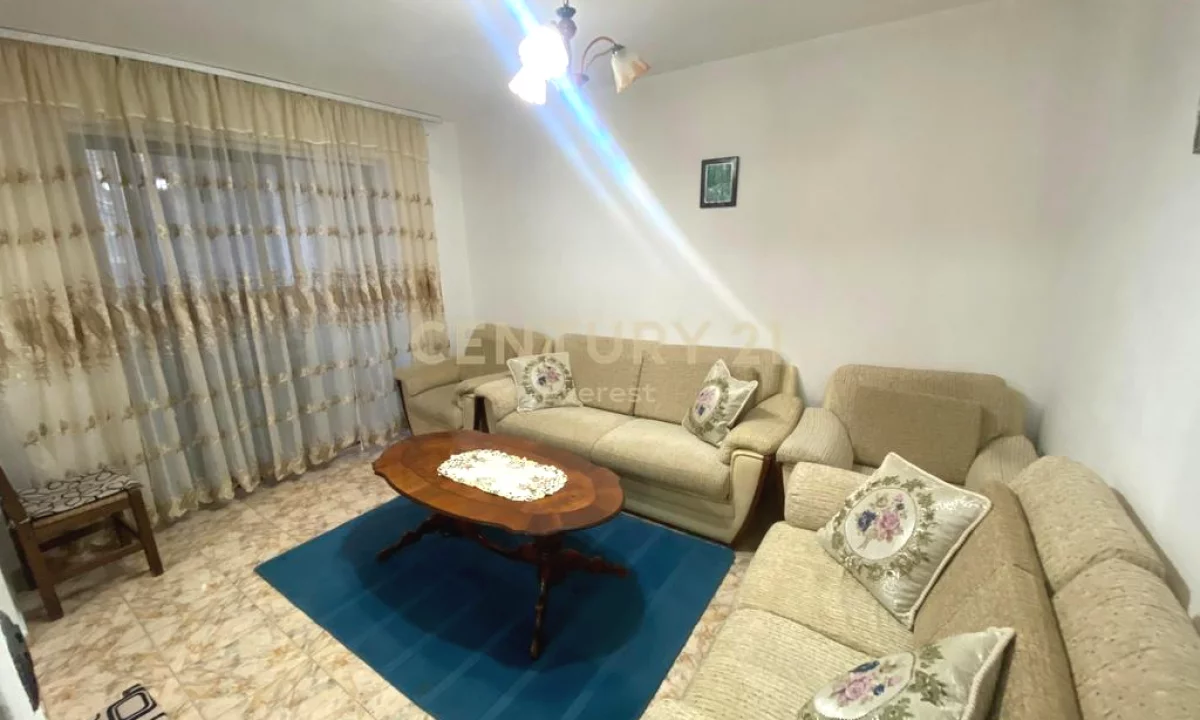 Appartamento in vendita a Tirana 2+1, Arredato