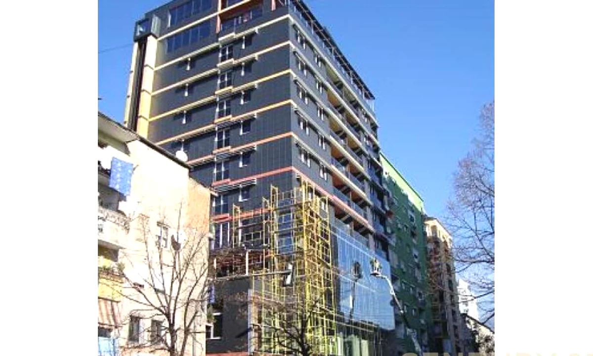 ZYRE PER SHITJE TE VESA CENTER!