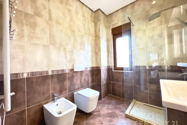 Luxury villas for rent in Tirana 3+1, Furnished