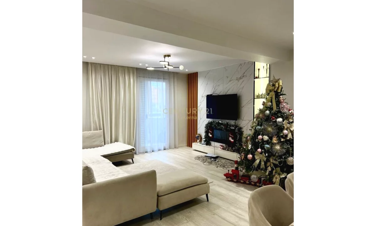 Appartamento in vendita a Tirana 2+1, Arredato