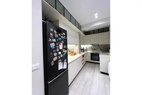 Appartamento in vendita a Tirana 2+1, Arredato