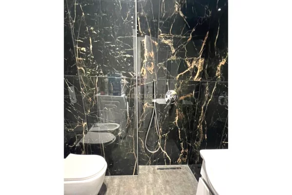 Appartamento in vendita a Tirana 2+1, Arredato