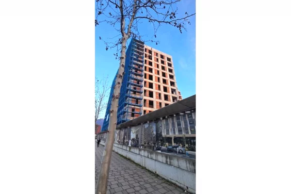 Shtepi ne shitje Apartament ne Tirane, 2+1, Mobilimi Bosh, pa mobiluar, Pagesa 225,000  Euro.