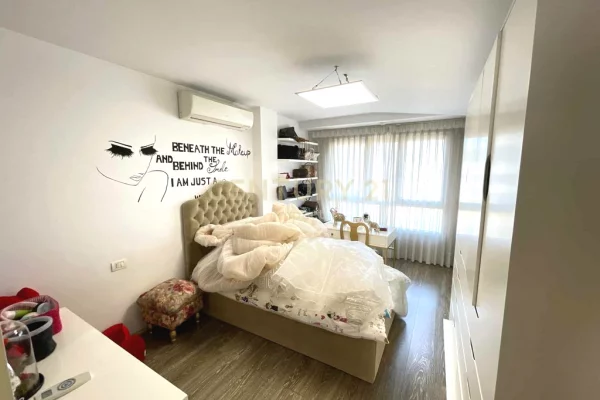 Attico(ultimo piano panoramico) in vendita a Tirana 4+1, Arredato