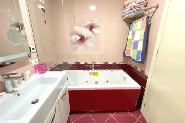 Attico(ultimo piano panoramico) in vendita a Tirana 4+1, Arredato