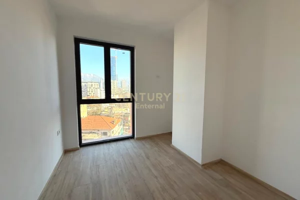 Ambient biznesi me qera 3+1 ne Tirane - 750 Euro
