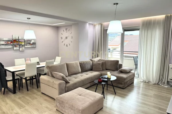 House for Rent 3+1 in Tirana - 1,300 Euro