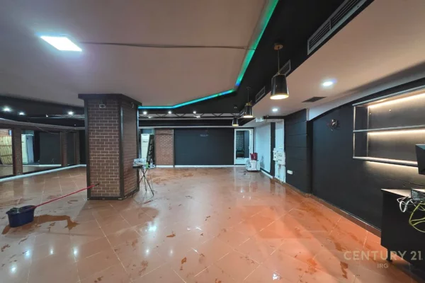 Ofrohet ambient komercial prane Shkolles se Baletit, ne Njesine Bashkiake Nr. 2, me siperfaqe totale