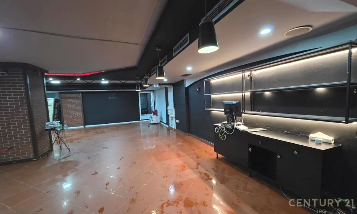 Ofrohet ambient komercial prane Shkolles se Baletit, ne Njesine Bashkiake Nr. 2, me siperfaqe totale