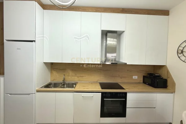 Shtepi me qera Apartament ne Tirane, 2+1, Mobilimi E mobiluar, Pagesa 600  Euro.