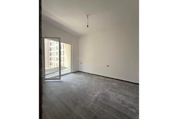 Ambient biznesi me qera 3+1 ne Tirane - 500 Euro