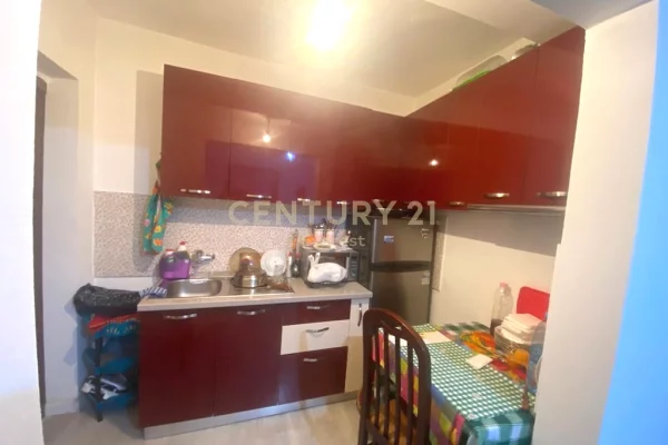 Appartamento in vendita a Tirana 1+1, Arredato