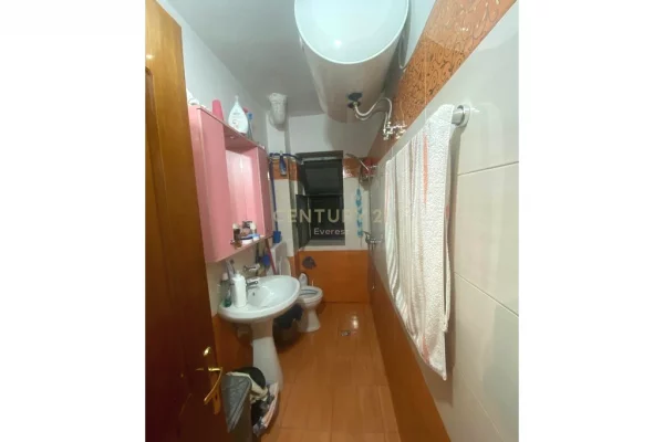 Appartamento in vendita a Tirana 1+1, Arredato