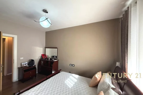 Appartamento in vendita a Tirana 2+1, Arredato