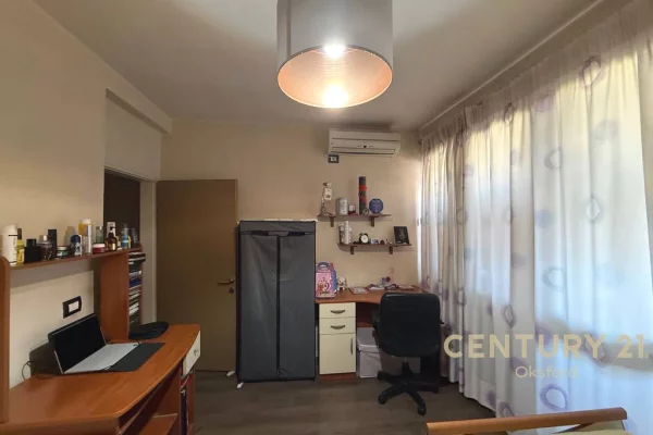 Appartamento in vendita a Tirana 2+1, Arredato