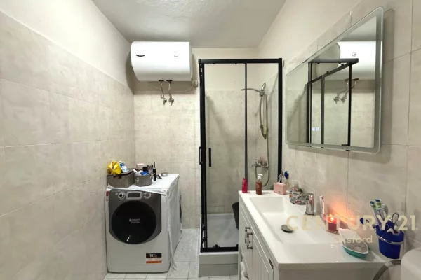 Appartamento in vendita a Tirana 2+1, Arredato