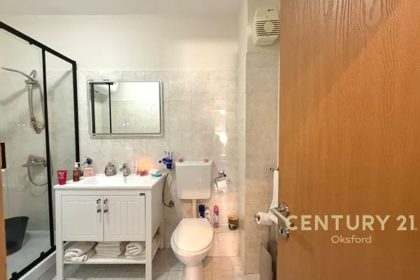 Appartamento in vendita a Tirana 2+1, Arredato