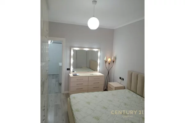 Appartamento in affitto a Tirana 2+1, Arredato