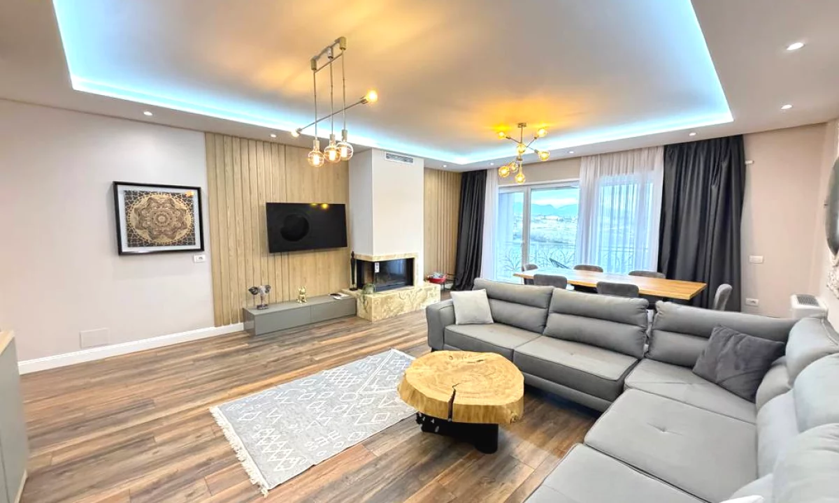 Shtepi me qera Vila Luksoze ne Tirane, 4+1, Mobilimi E mobiluar, Pagesa 3,000  Euro.