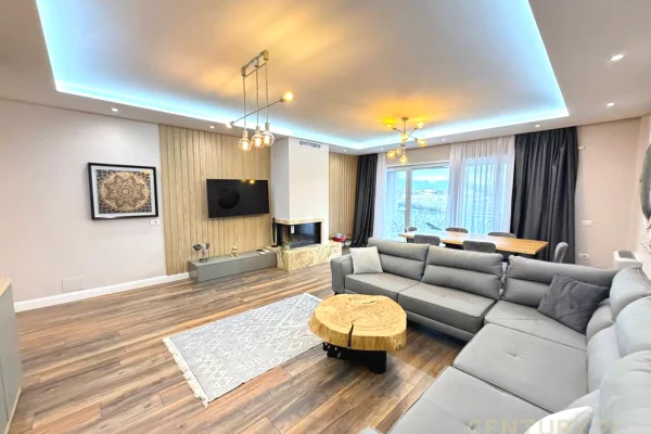 Shtepi me qera 4+1 ne Tirane - 3,000 Euro