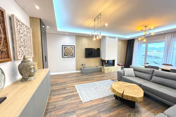 Shtepi me qera Vila Luksoze ne Tirane, 4+1, Mobilimi E mobiluar, Pagesa 3,000  Euro.