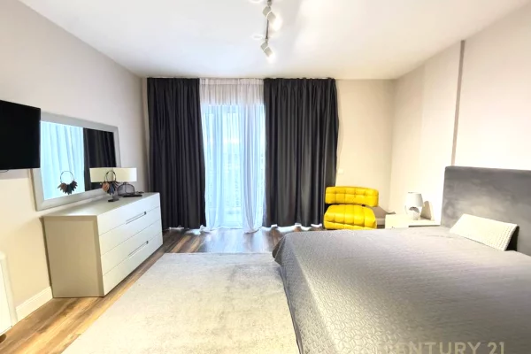 Shtepi me qera Vila Luksoze ne Tirane, 4+1, Mobilimi E mobiluar, Pagesa 3,000  Euro.